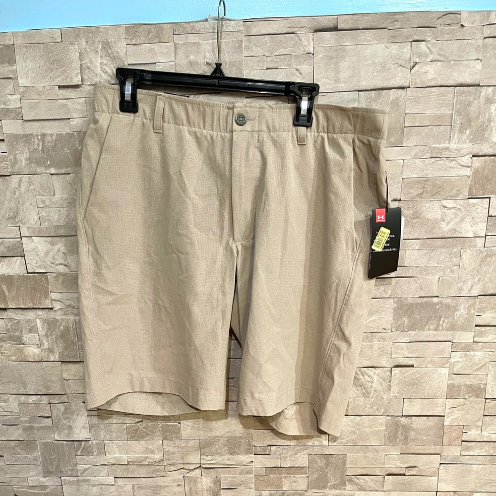 NWT men’s under armour tan shorts